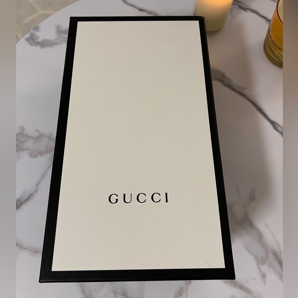 Perfect condition Gucci shoebox!!